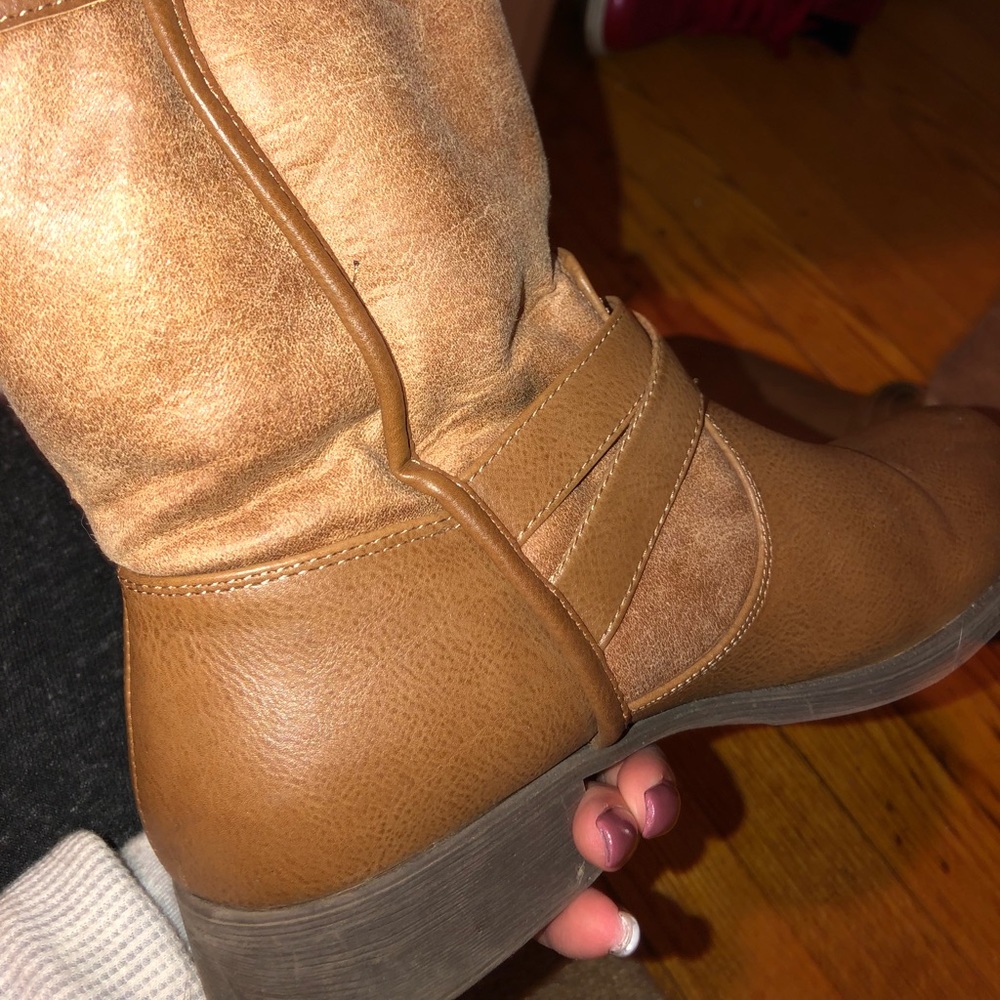 Brown boots - Picture 2 of 2